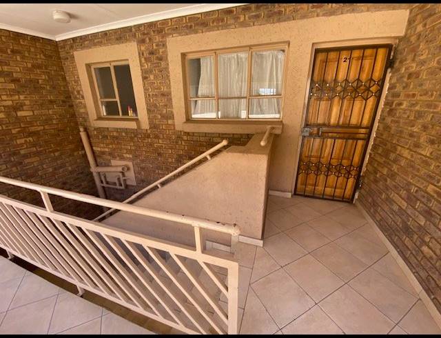 1 BEDROOM FLAT FOR SALE IN RENSBURG